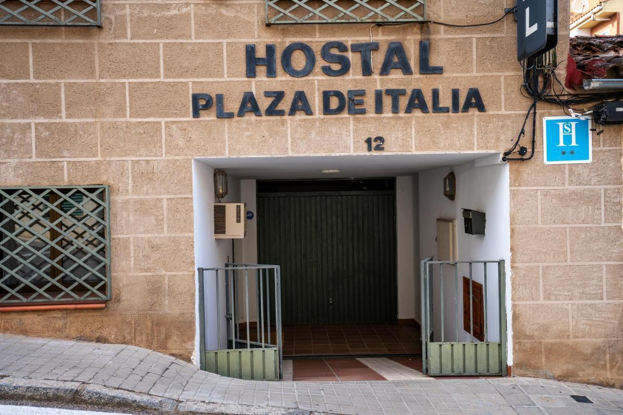Hostal Plaza De Italia Caces 外观 照片